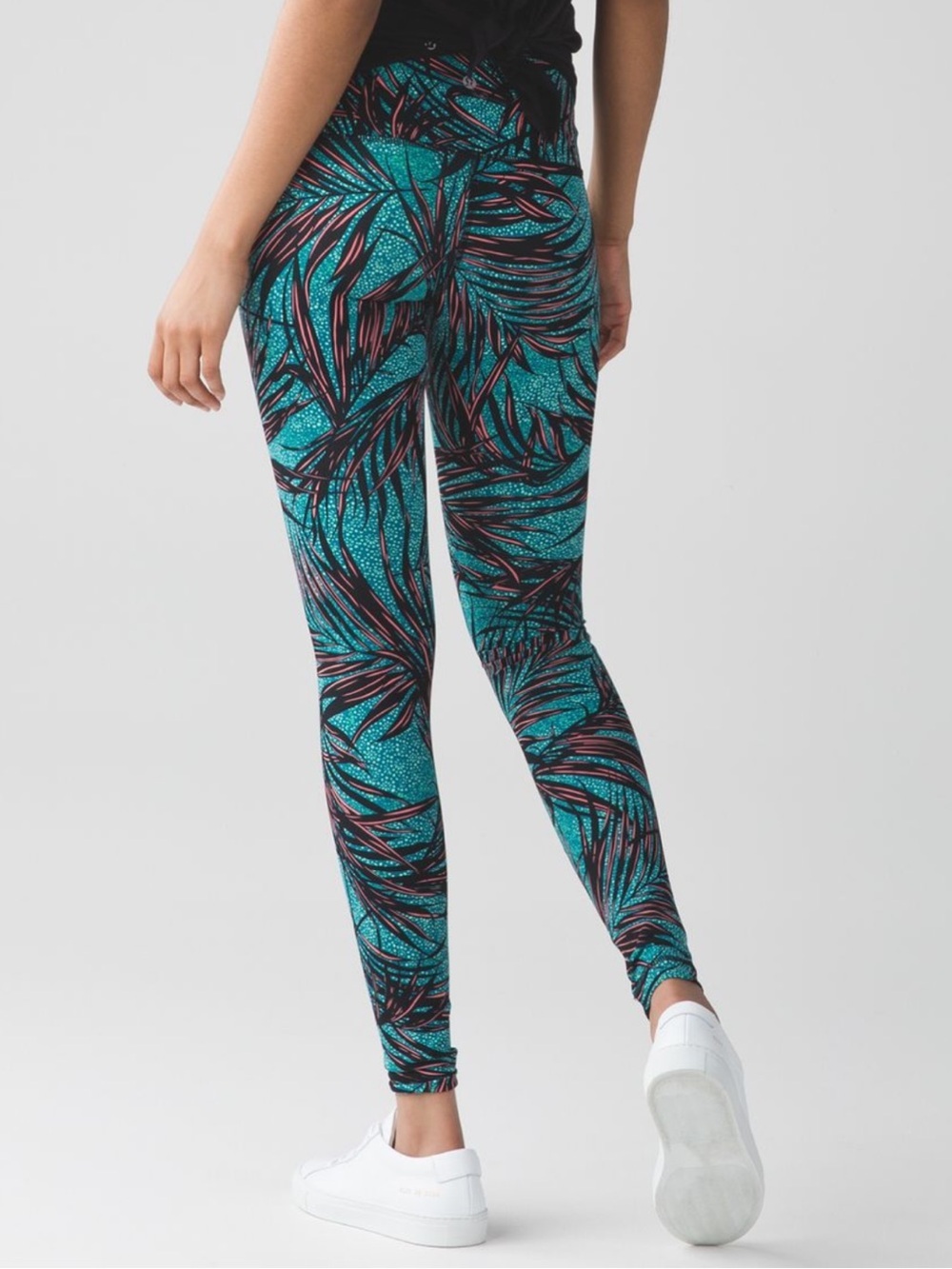 LULULEMON Wunder Under Hi-Rise Pant in Palm Lace Tofino Teal Multi, NWOT, size 6